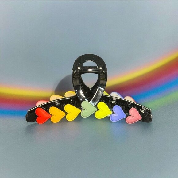 PRIDE HEARTS RAINBOW CLAW CLIP BLACK - Picture 3 of 7